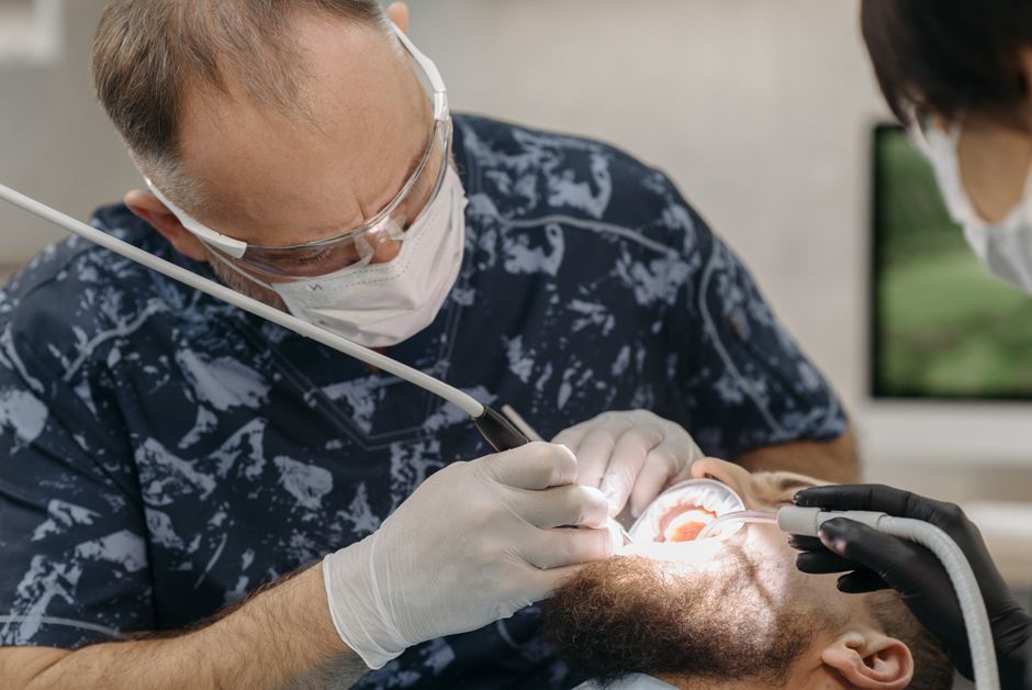 Caria dentară: cauze, tratament și prevenire eficientă