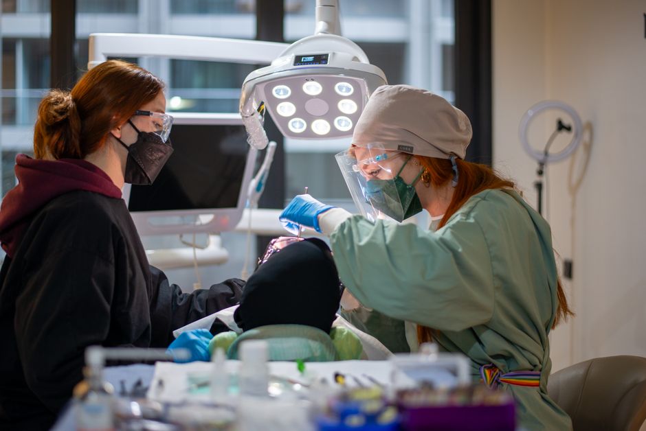 Cum arata o zi la dentist cu Dr. Popa Marian