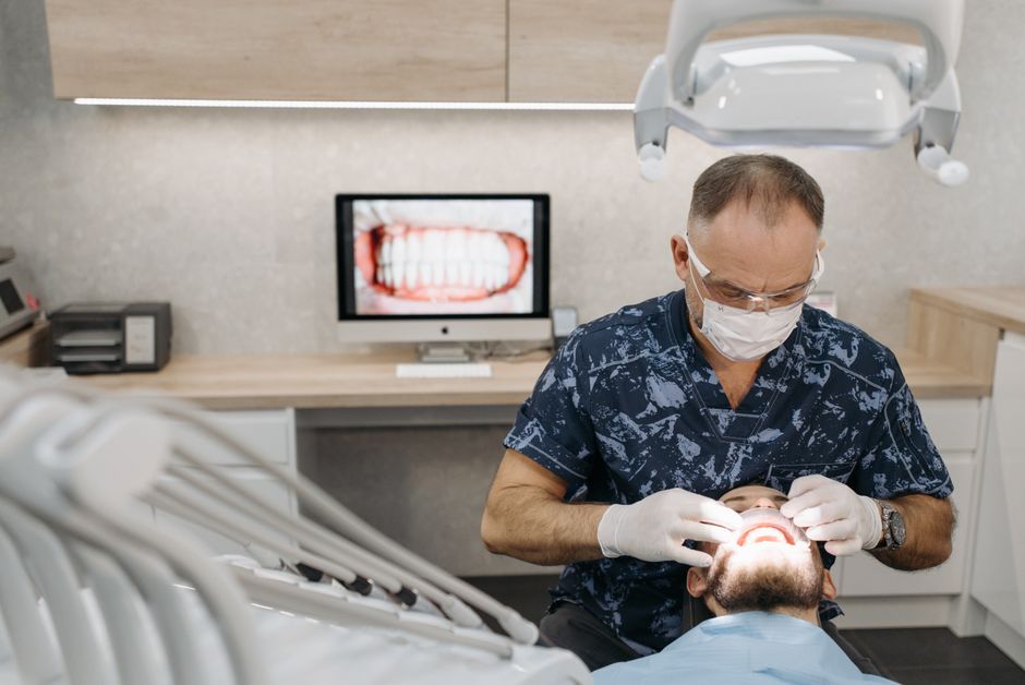 Zirconiu vs ceramica vs metal-ceramica pentru coroana dentara