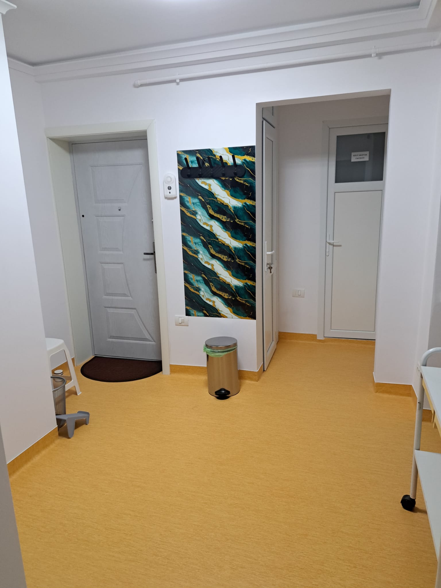 Intrare cabinet stomatologic